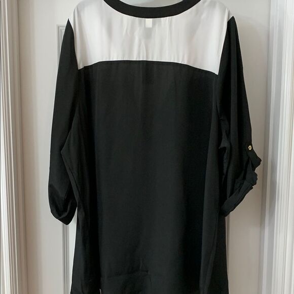 Lane Bryant Black and White Tunic Relaxed Fit NWT $60 - Picture 2 of 10